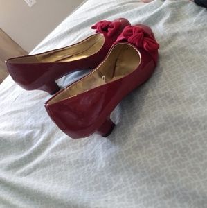 Strapless dress shoes